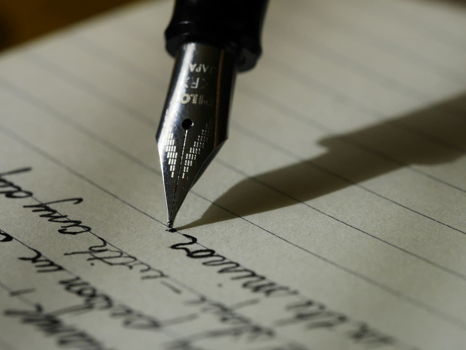 How to use AI on your college essay without it sounding like AI
